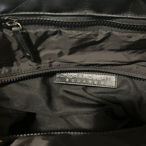 Sondra Roberts Squared quilted puffer shoulder bag. - Picture 2 of 5